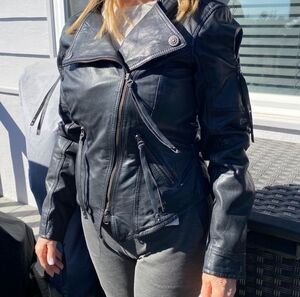 Harley-Davidson Black Leather Jacket 🖤